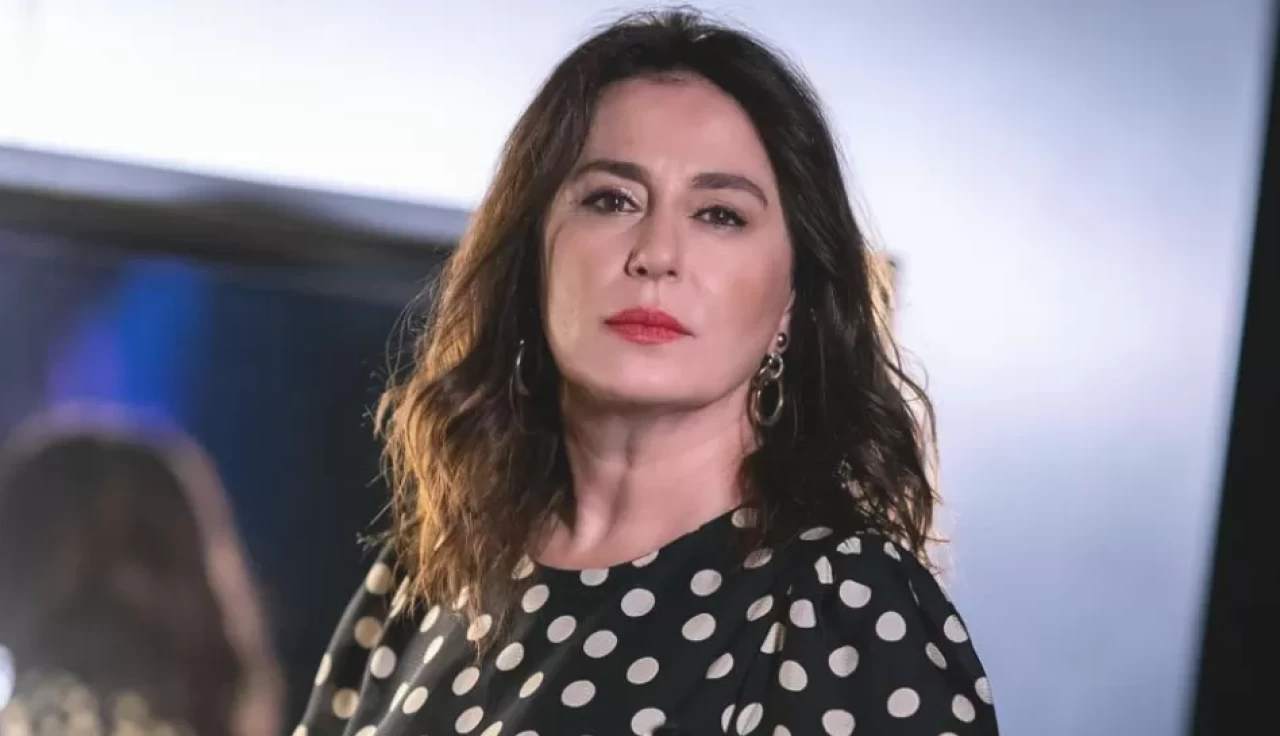 Nazan Kesal, "Binbir Gece Masalları" dizisine katıldı: Fatma karakteriyle ekranlara dönüyor