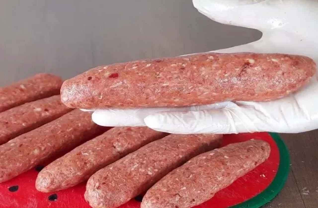 Evde sucuk yapmak isteyenler için adım adım tarif