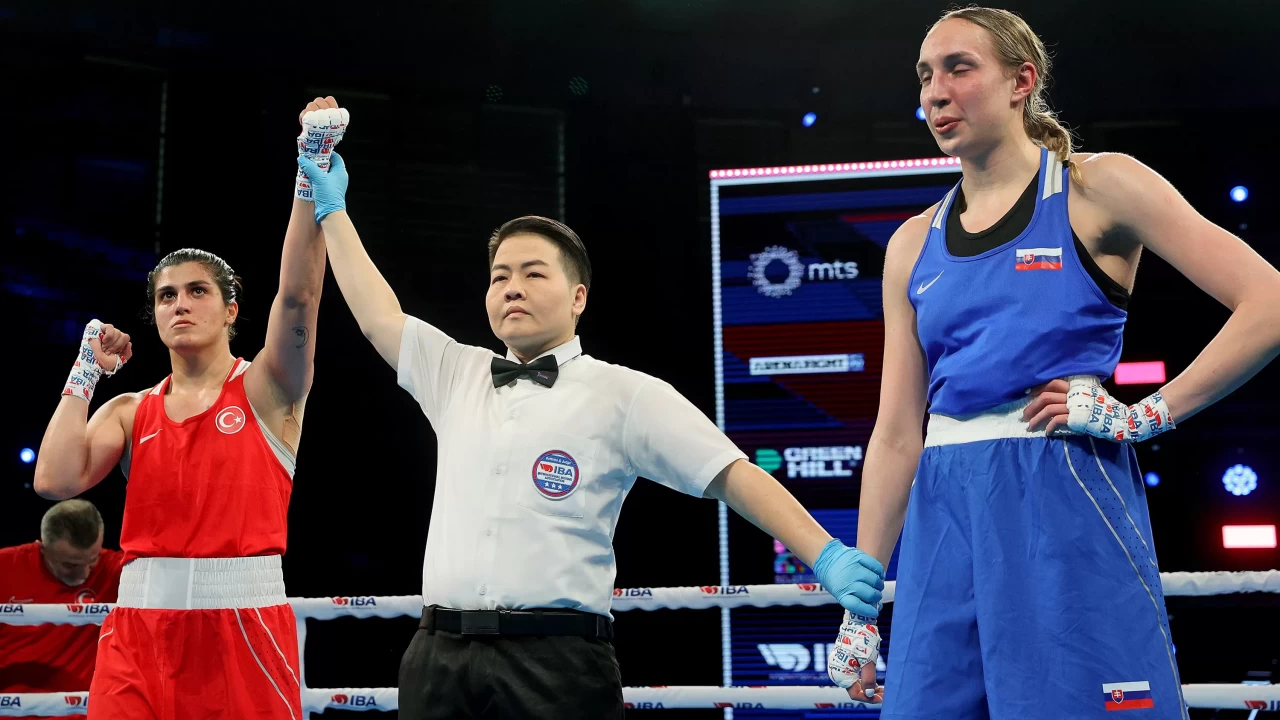 Kadınlar Dünya Boks Şampiyonası: Milli boksörler yarı finale yükselerek madalyayı garantiledi!