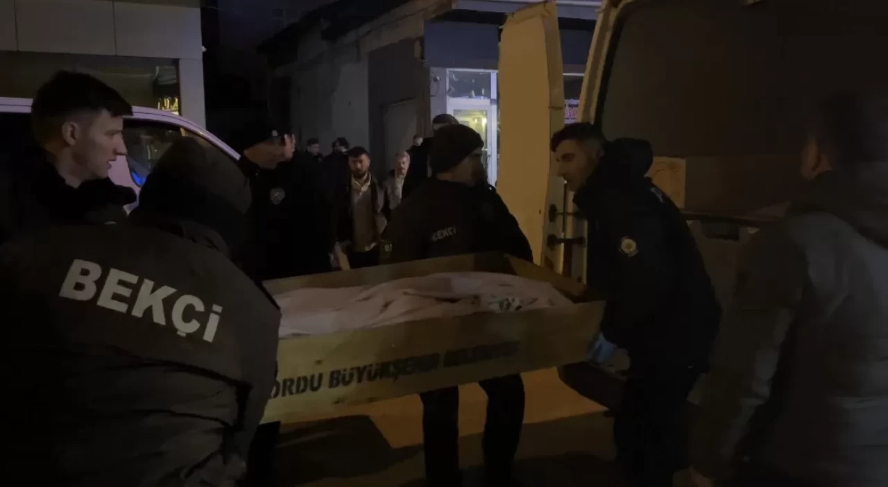 Ordu'da kan donduran olay! Yalnız yaşayan kadın evinde elektrik kablosuyla asılı bulundu!
