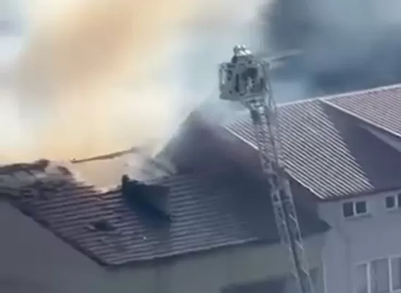 Karabük'te apartman yangını: Hızlı müdahale ile söndürüldü!