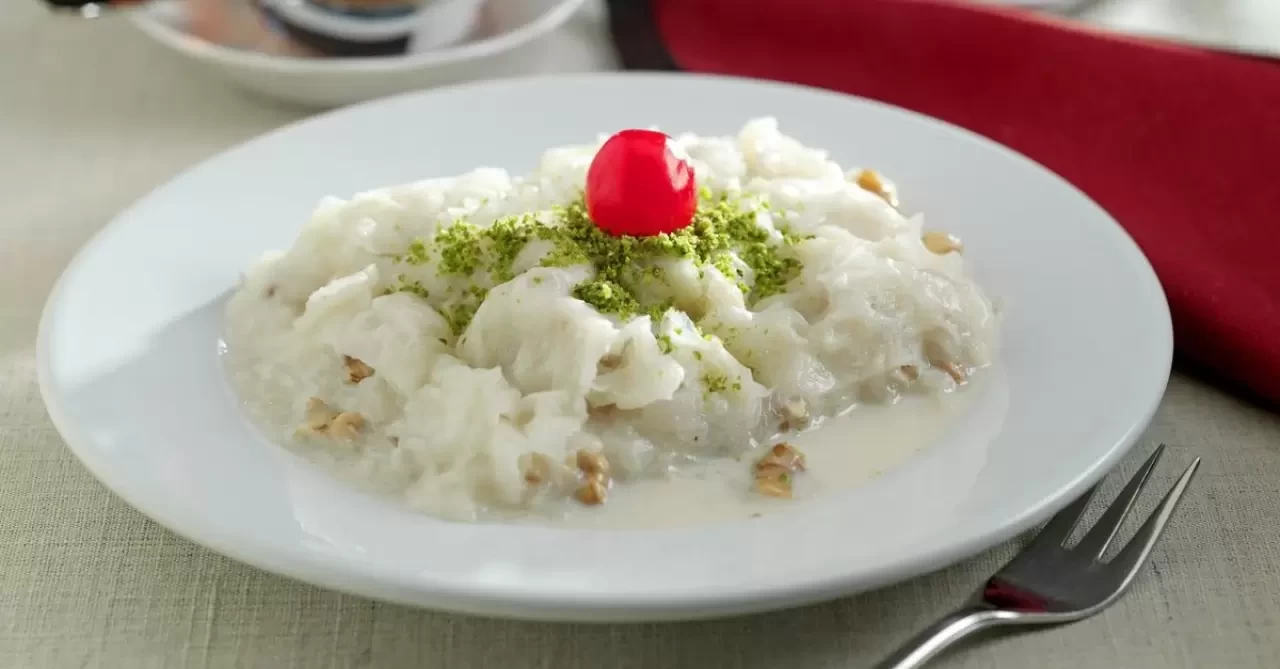 Güllaç Tarifi: Ramazan Ayının Vazgeçilmezi ve Lezzetli Yapılışı