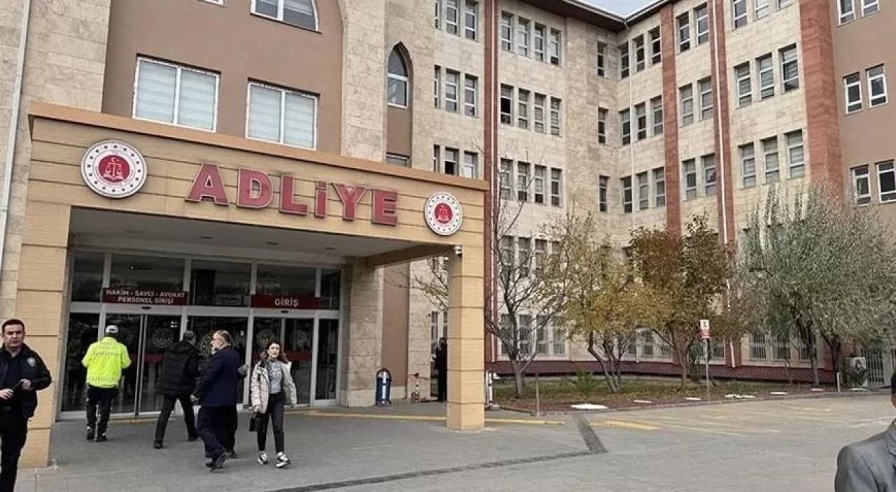 115 kişiye mezar olan Ebrar Sitesi'ne ilişkin 9 kamu görevlisine dava açıldı