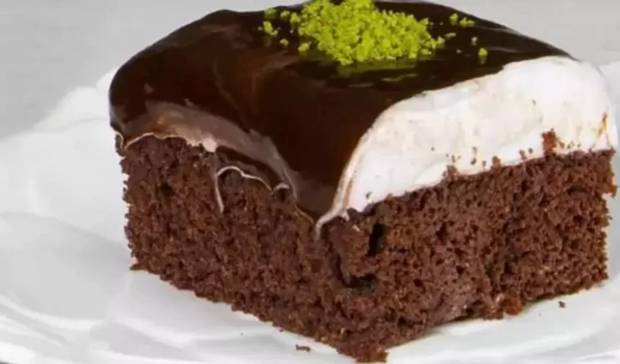 Ağlayan kekin lezzetini katlayan malzeme: Antep fıstığı ile Belçika muhallebisine taş çıkarın!