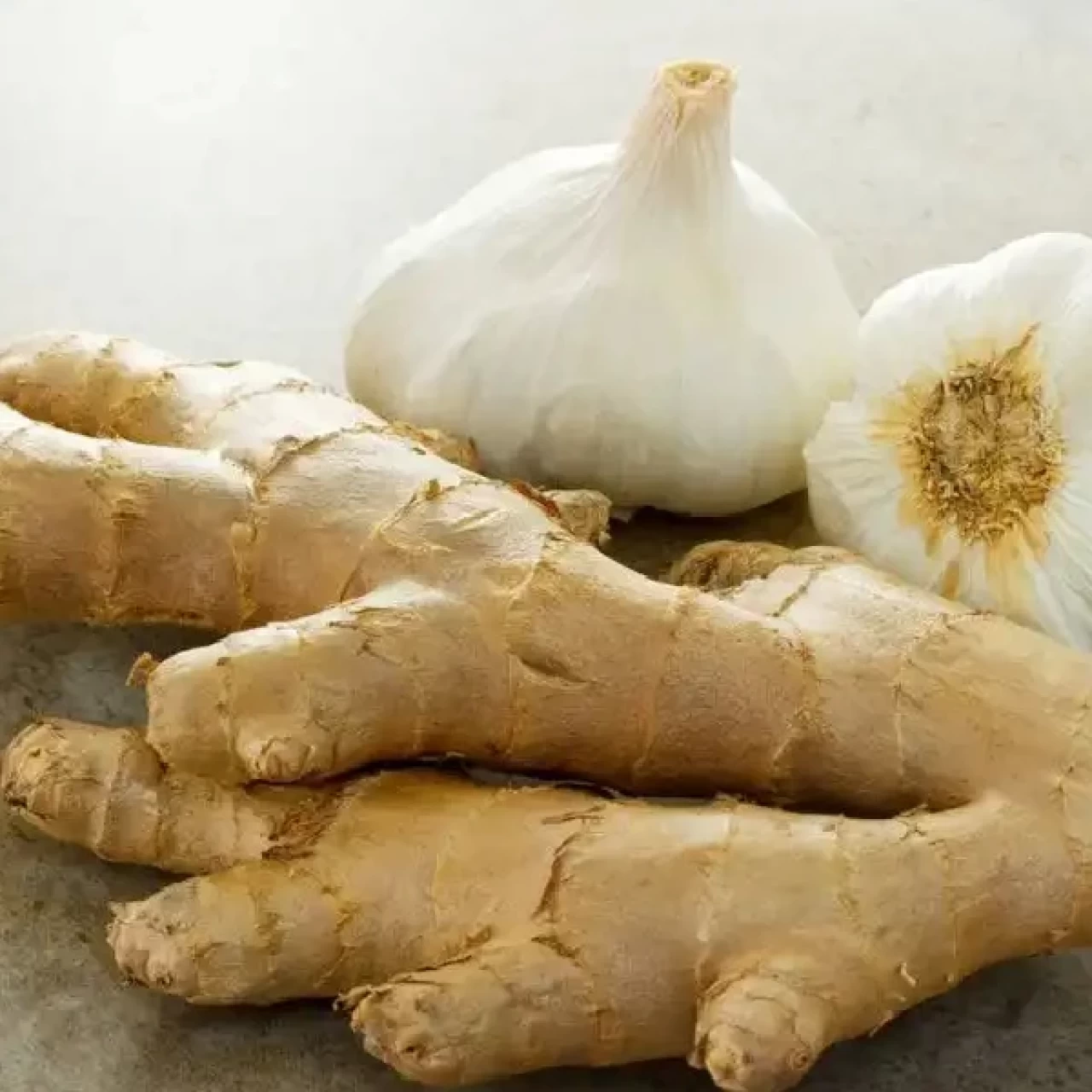 Bağışıklık sistemini güçlendiren sarımsak ve zencefil 7 faydası
