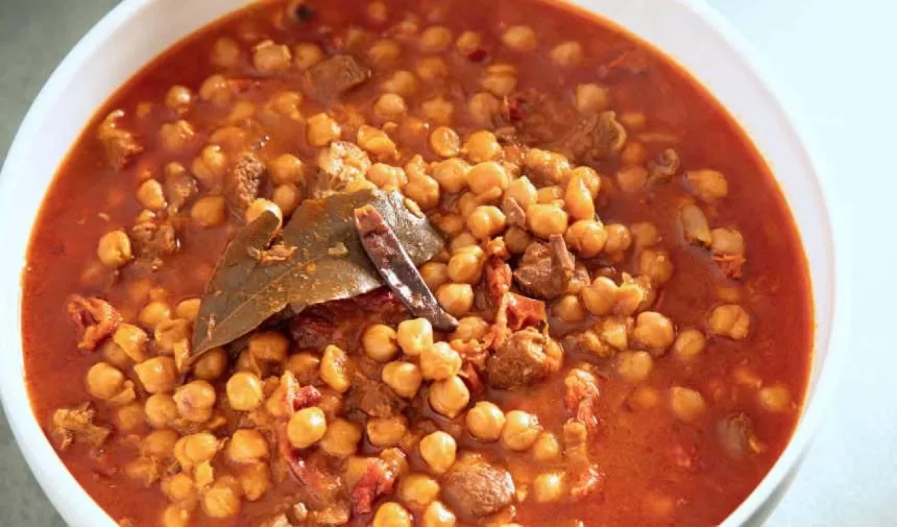 Nohut yemeği yanında ne yenir? Nohut yemeği ile uyumlu 11 lezzet