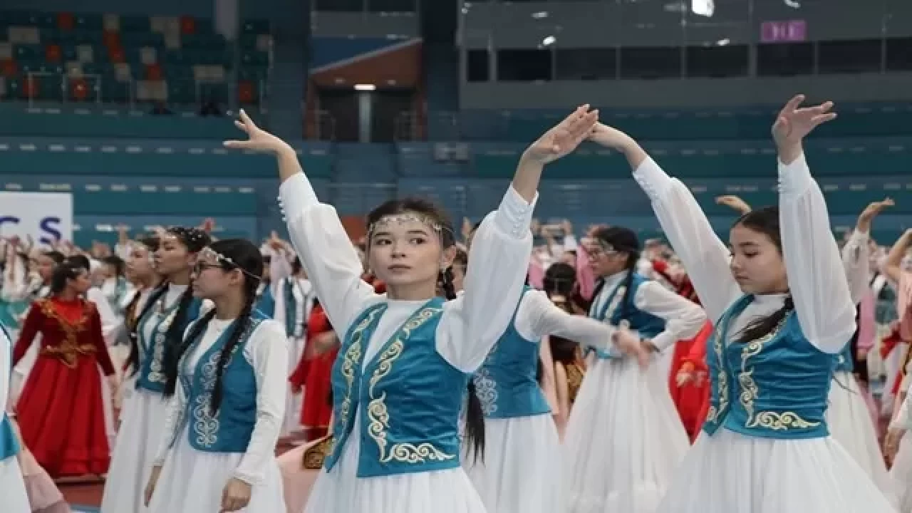 Kazakistan'da "Milli Kıyafet Günü" kutlandı