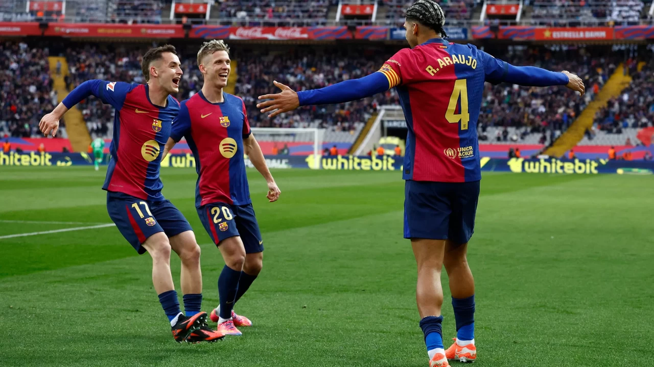 Barcelona, Real Sociedad’ı 4-0 mağlup ederek LaLiga’da yeniden zirveye yerleşti
