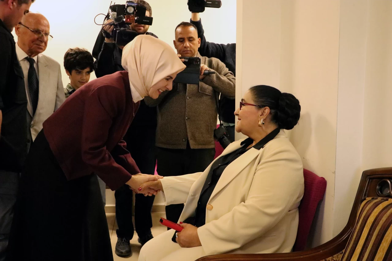 Aile ve Sosyal Hizmetler Bakanı Göktaş, Tekirdağ'da huzurevini ziyaret edip bayramlaştı