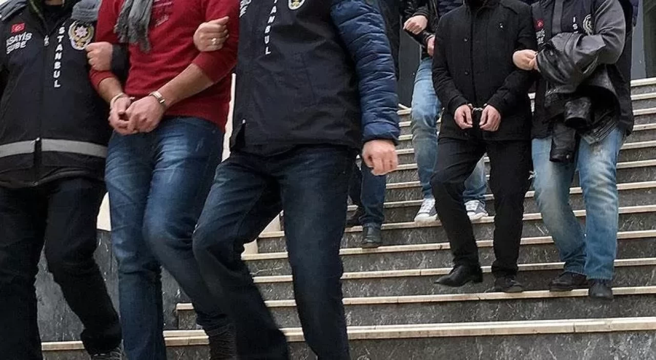 Terör örgütü DHKP/C'ye 4 belediyeden para aktarıldığı iddiası! İtirafçı her şeyi anlattı