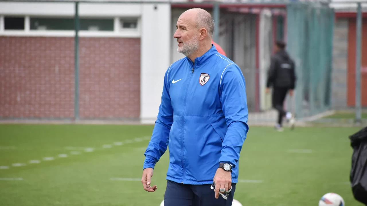 Altınordu Teknik Direktörü Ersan Parlatan: "Kastamonuspor ve 1461 Trabzon FK maçlarından 6 puan hedefliyoruz"