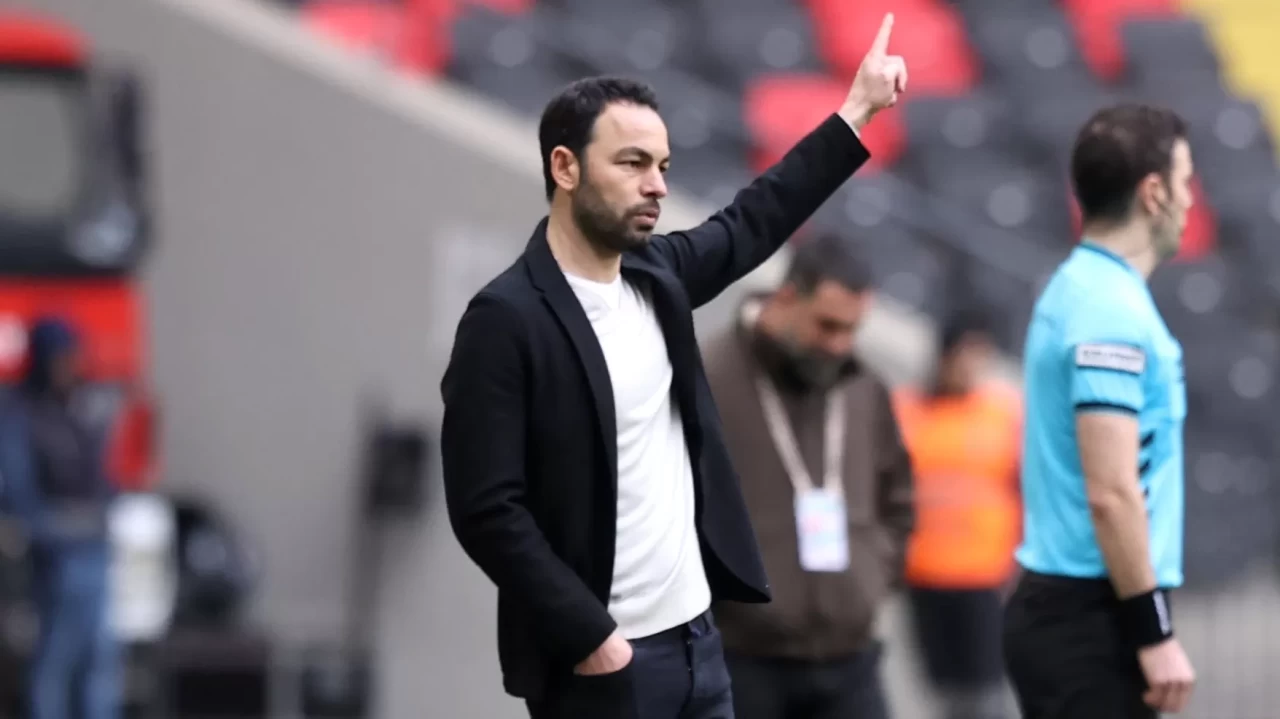 Gaziantepspor Teknik Direktörü Selçuk İnan: “Çok güçlü bir takımı yendik”