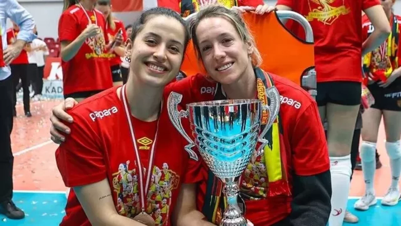 Sultanlar Ligi'ne yükselen Göztepe Kadın Voleybol Takımı'nın yıldızı Helena Rousseaux ameliyat oldu