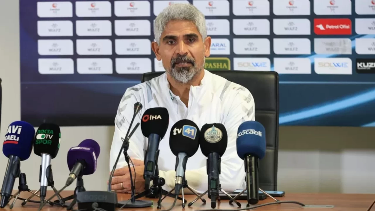 Kocaelispor Teknik Direktörü İsmet Taşdemir: "1 puan önemli ama sahada doğru ve iyi oyun yoktu"