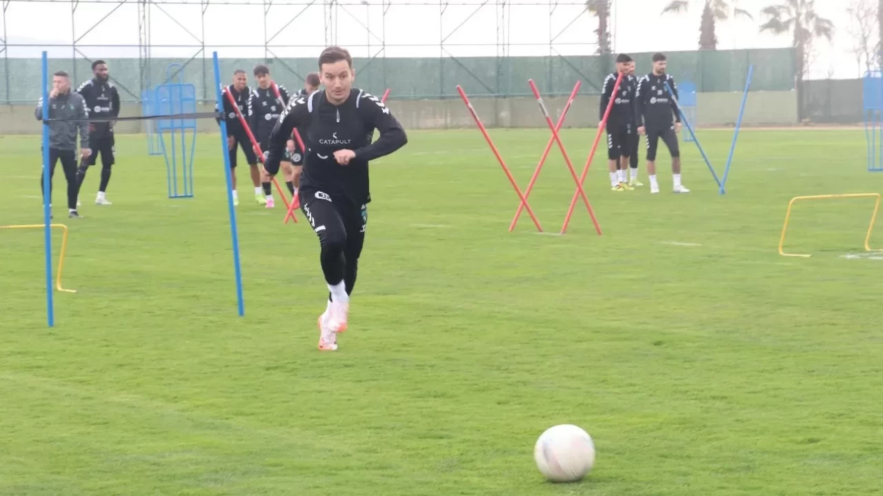 Kocaelispor'un yıldızı Oğulcan Çağlayan'dan iddialı açıklamalar: "Tek hedefimiz Süper Lig'e çıkmak"