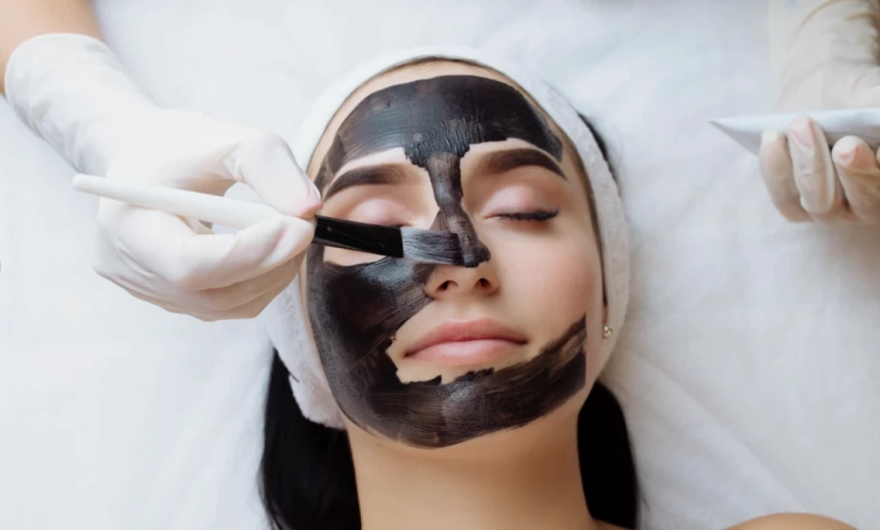 Tıkanmış gözenekleri cam gibi yapan maske!