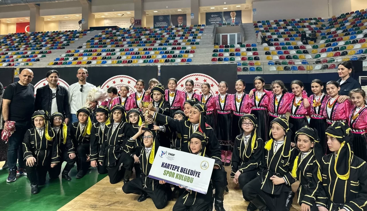 Kartepe Belediyesi Halk Oyunları Topluluğu, Kocaeli'yi Marmara Şampiyonası'nda temsil edecek