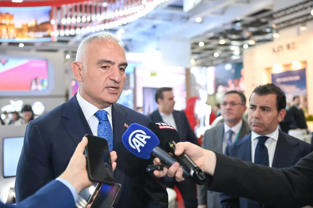 Bakan Ersoy'dan Berlin'de çarpıcı hedef: 2025'te 65 milyon ziyaretçi ve 64 milyar dolar gelir!