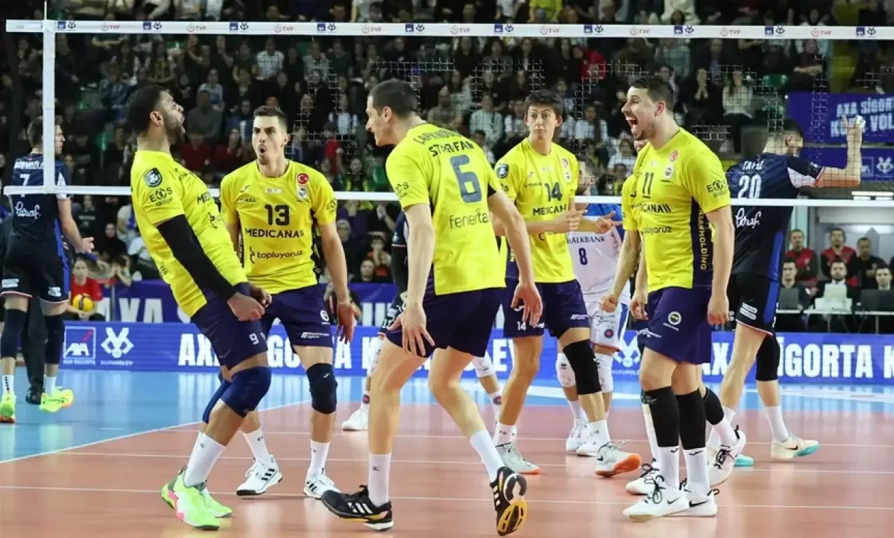 Bakan Bak'tan Kupa Voley şampiyonu Fenerbahçe Medicana'ya tebrik mesajı