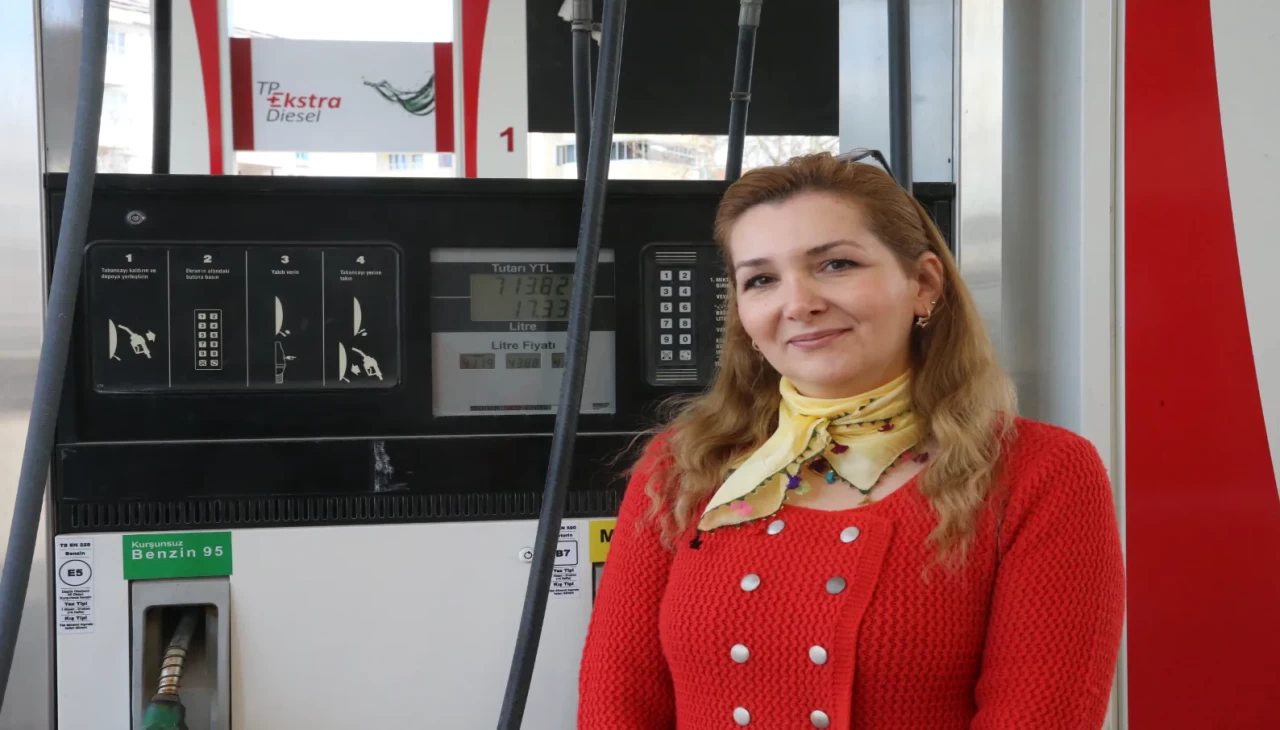 Tokat'ta kadın yöneticili akaryakıt istasyonundan anlamlı 8 Mart jesti