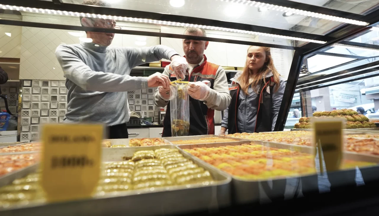Ramazan Bayramı için gıda denetimleri başladı: Tatlı ve şekerlemeler kontrol ediliyor