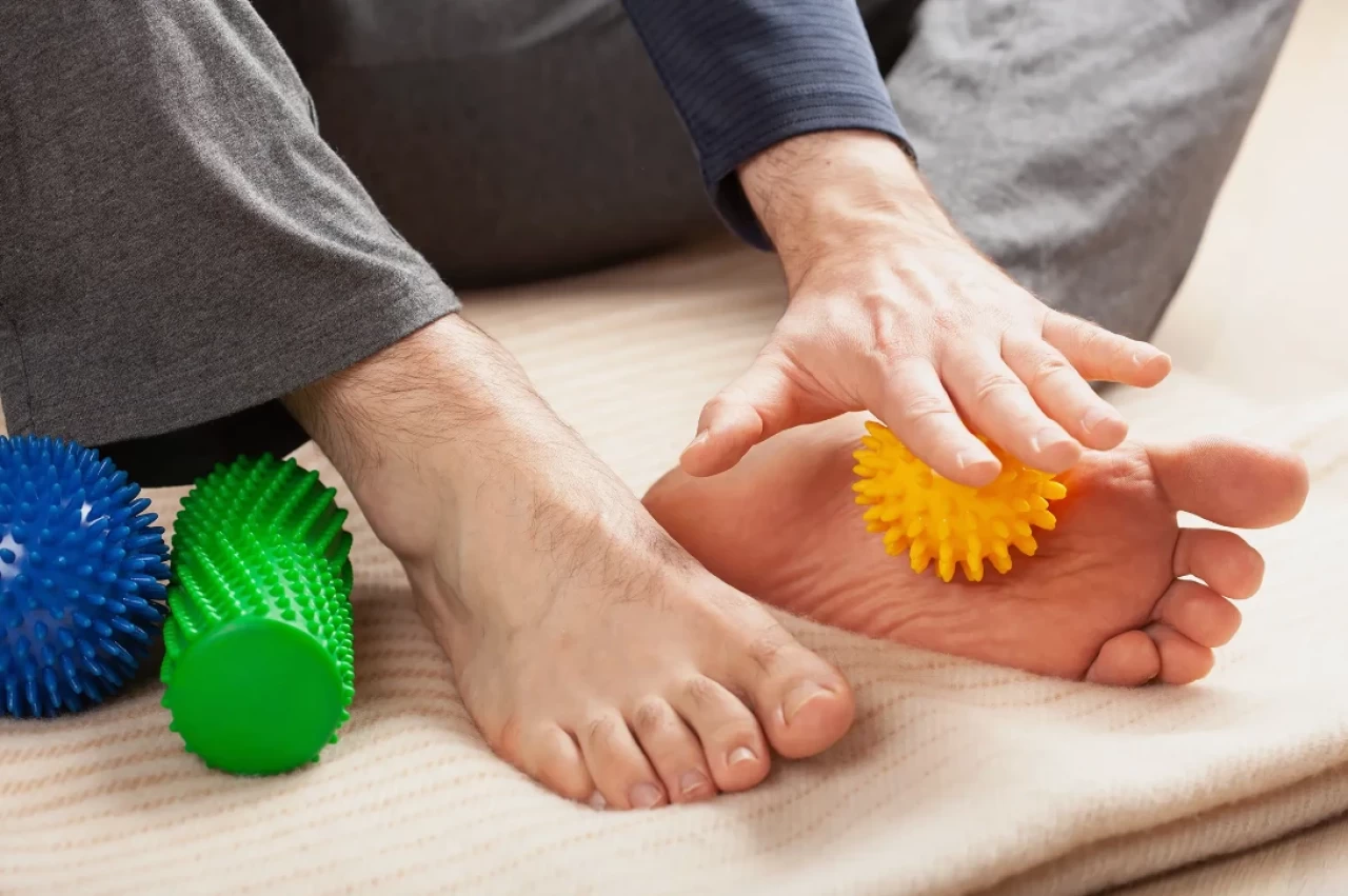 Ayaklardaki şişlikleri anında gidermek için 5 pratik yöntem!