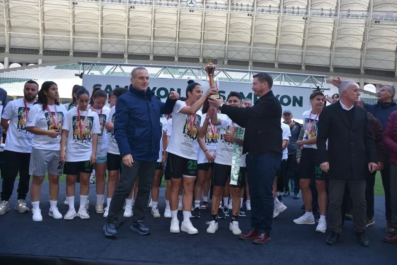 Giresun Sanayispor, Kadın Futbol Süper Ligi'ne yükseldi