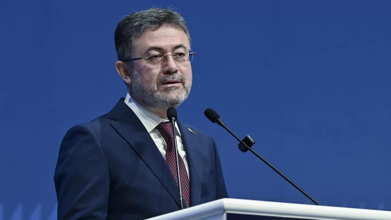 Bakan Yumaklı: Başıboş köpeklerin yerleri sokaklar değildir