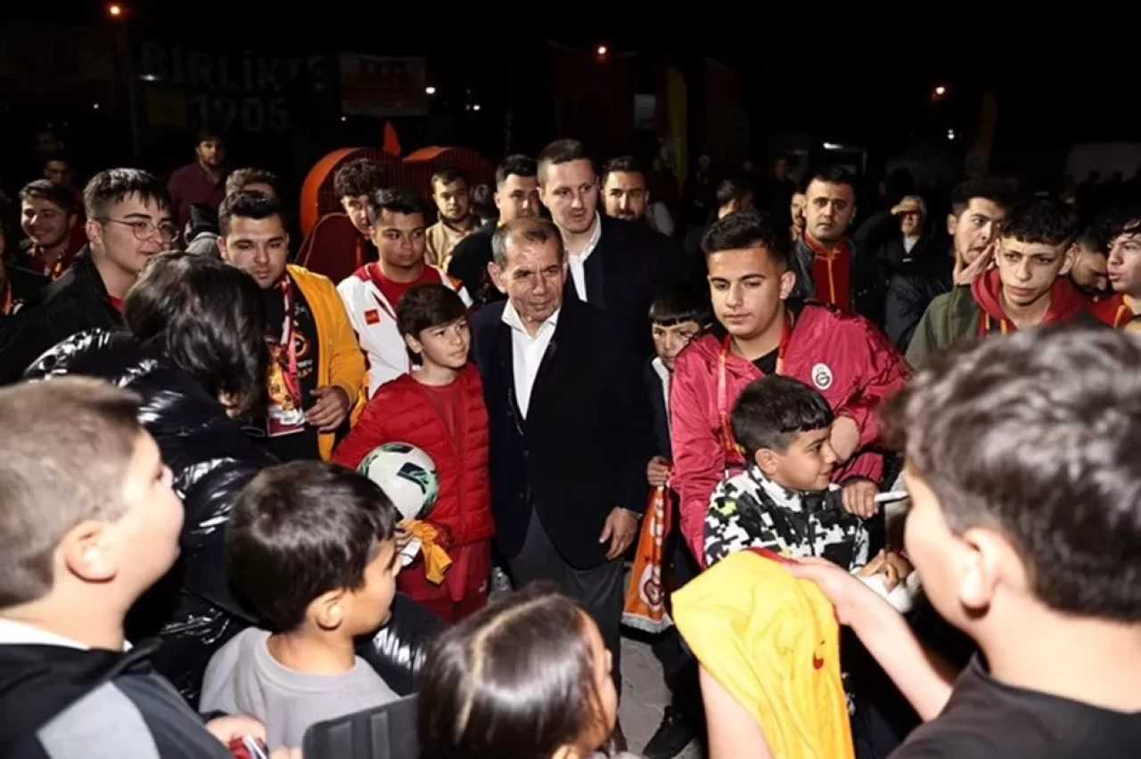 Galatasaray’dan deprem bölgesine destek sürüyor: Dursun Özbek ve Okan Buruk Kahramanmaraş’ta