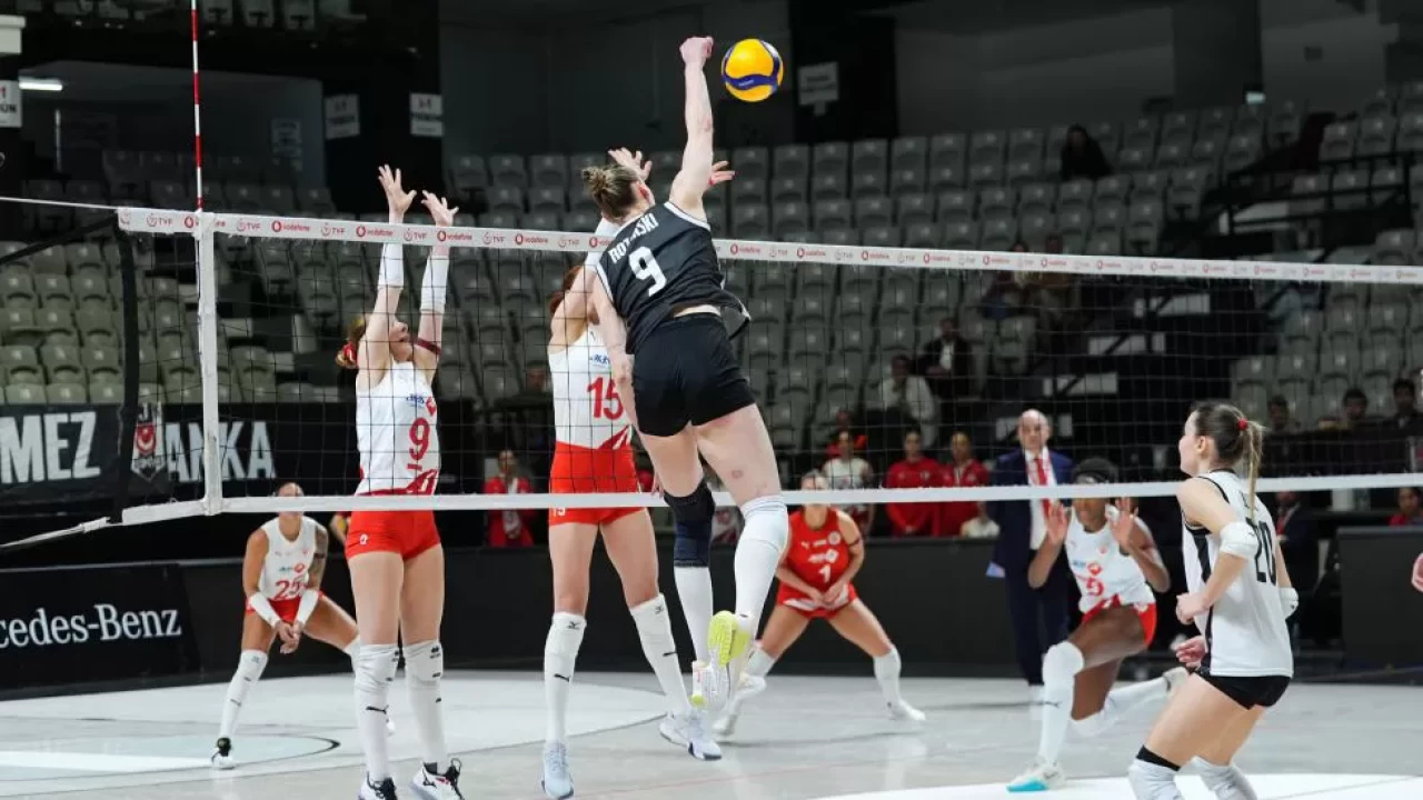 Beşiktaş Kadın Voleybol Takımı, Sultanlar Ligi'nde Aras Kargoya mağlup oldu