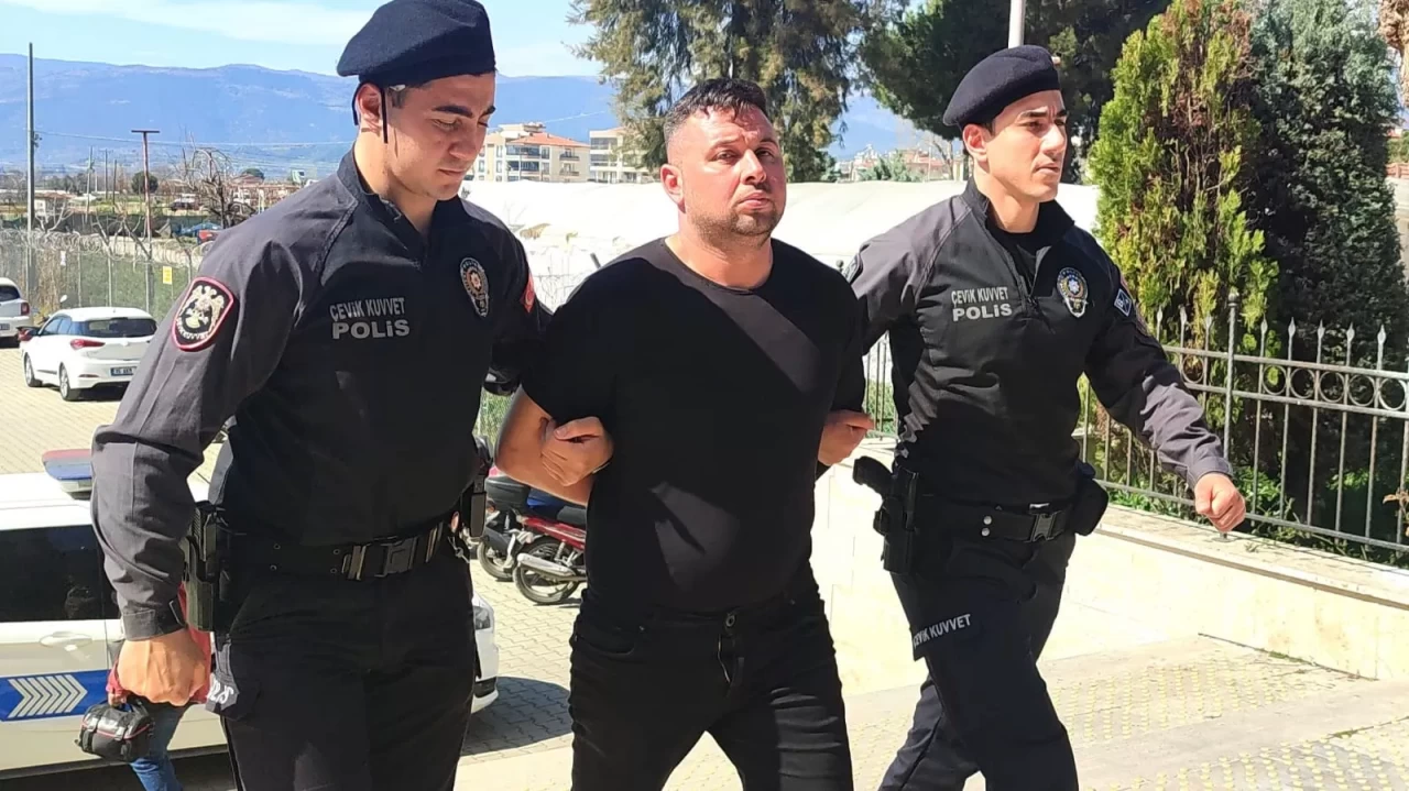 İzmir'de eski sevgilisinin darbettiği kadın öldü