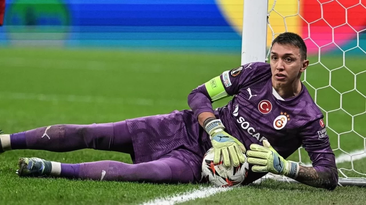 Galatasaray yeni kalecisini buldu! "Güle güle Muslera..."