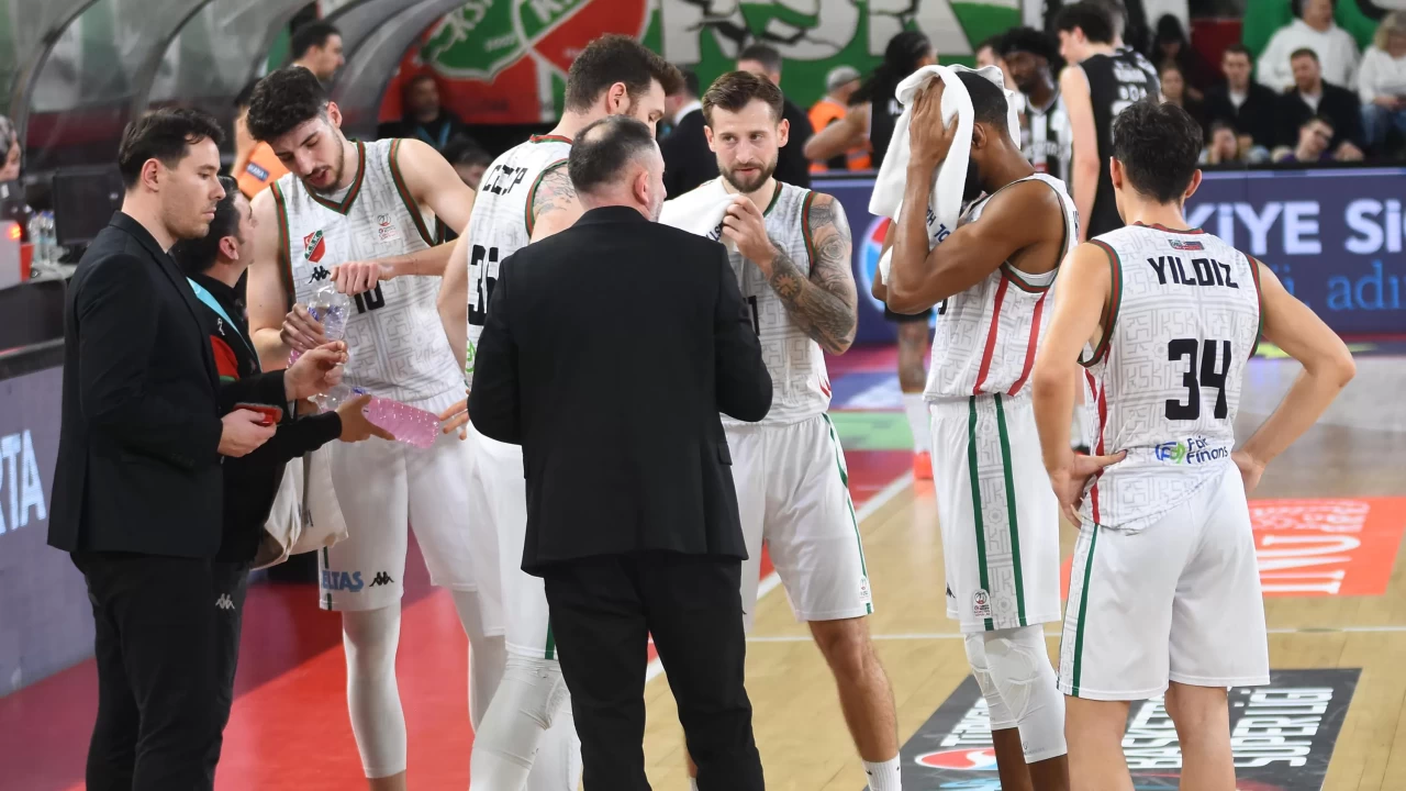 Karşıyaka Basketbol'da kriz derinleşiyor