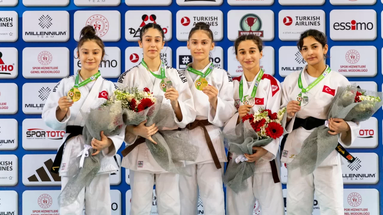 Milli judocular, Nazım Canca Ümitler Avrupa Kupası'nda 10 madalya kazandı
