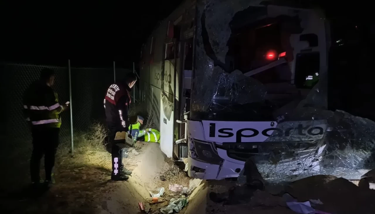 Aydın-Denizli yolunda feci kaza: 1 ölü, 27 kişi yaralandı