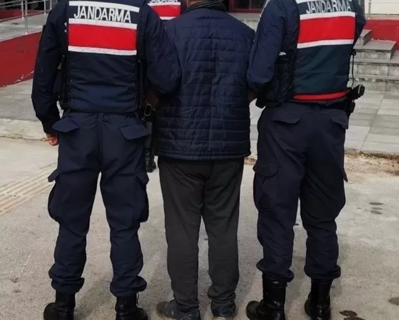 Çankırı'da jandarma ve polis operasyonu: 46 aranan şahıs yakalandı!