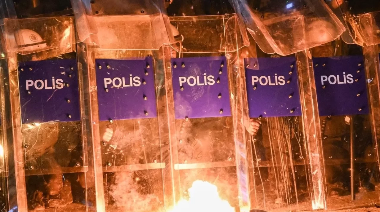 Bakan Yerlikaya açıkladı: İstanbul'daki izinsiz gösterilerde 123 polis yaralandı