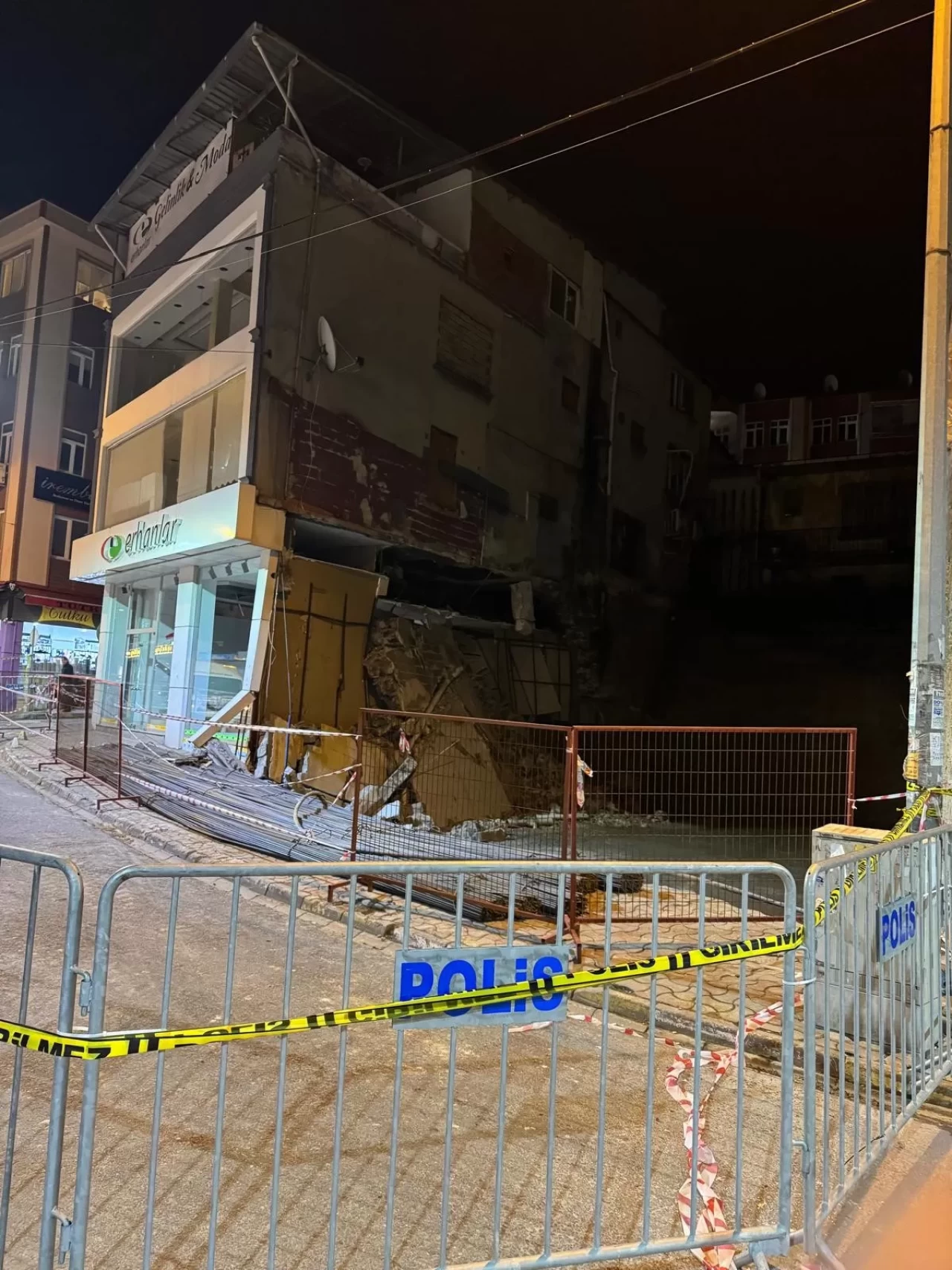 Giresun'da yıkılma tehlikesi! Bina tahliye edildi