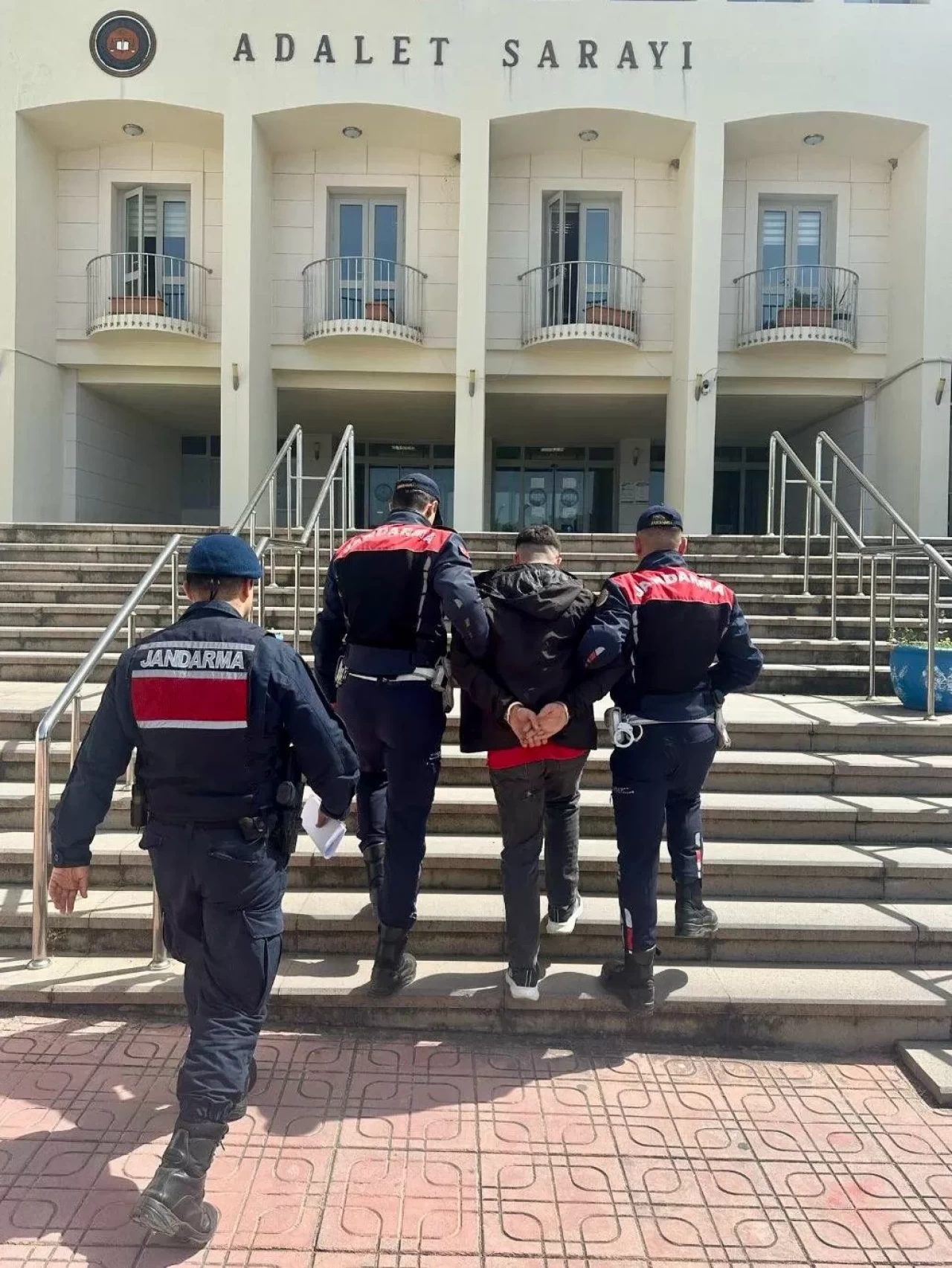 Bodrum'da 33 yıl 5 ay 15 gün hapis cezası bulunan hükümlü yakalandı