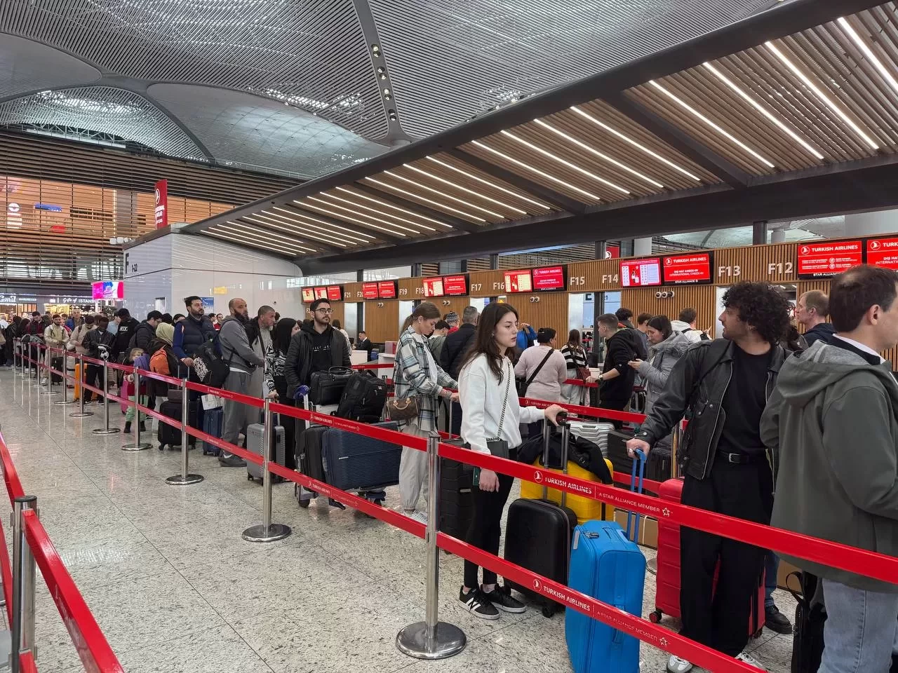 İstanbul'daki havalimanlarında bayram tatili yoğunluğu başladı