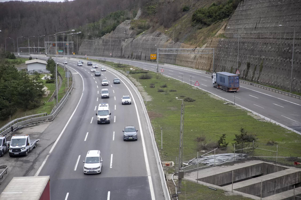 Ramazan Bayramı tatili öncesi Anadolu Otoyolu'nda hareketlilik başladı