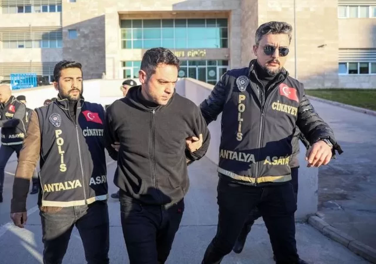 Antalya'da kan donduran cinayet: Vahşetin ardından kahvaltıya gitmiş!