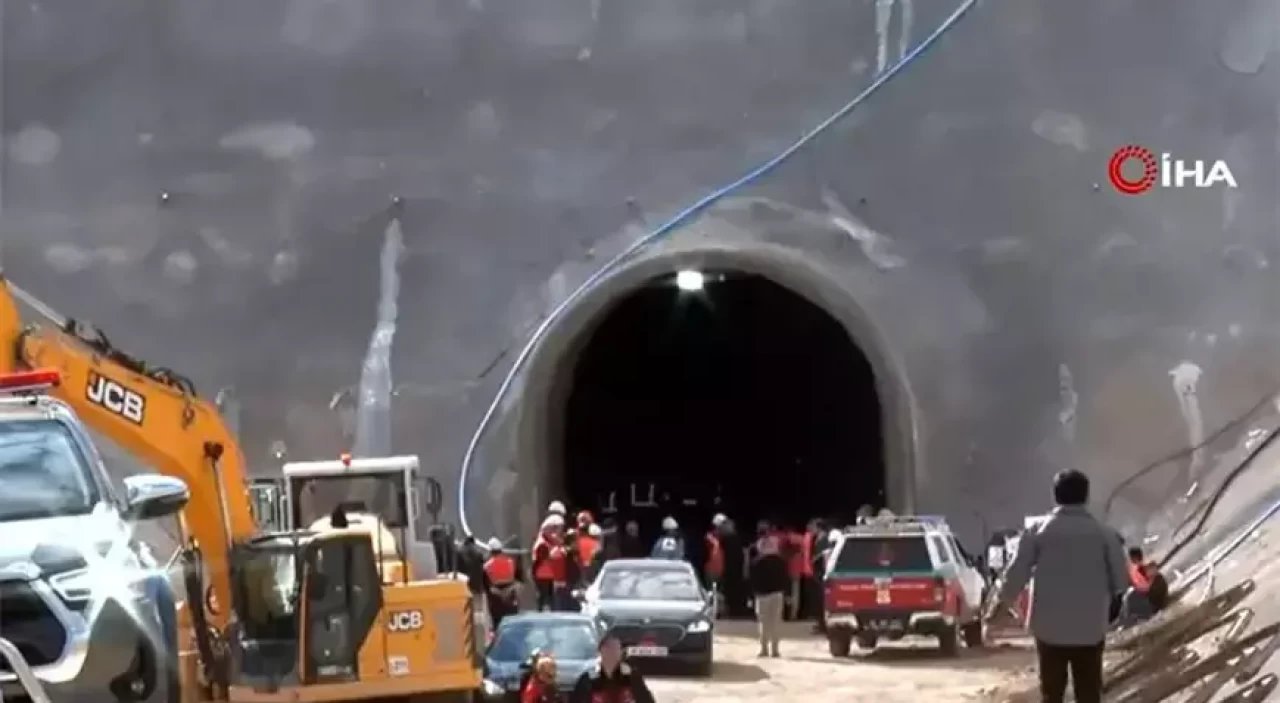 Kayseri'de hızlı tren inşaatında göçük! Ölü ve yaralılar var