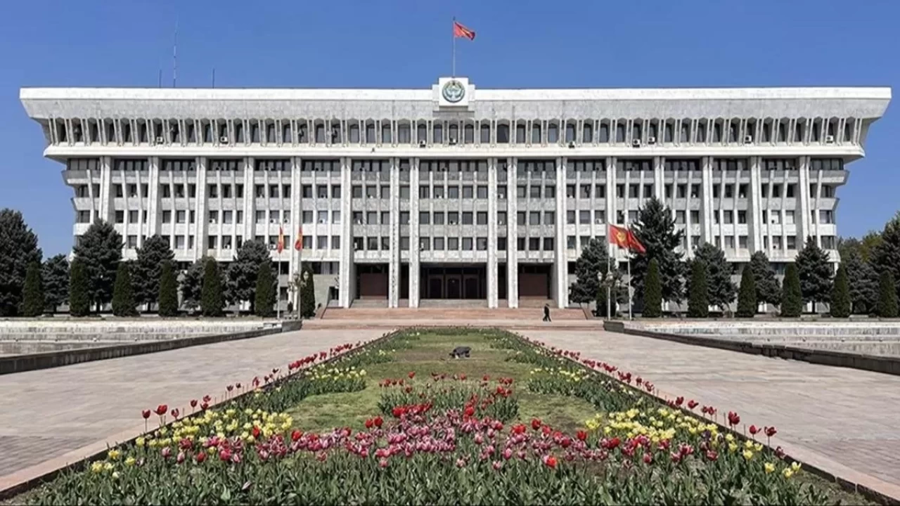 Kırgızistan meclisi Tacikistan ile anlaşmayı onayladı