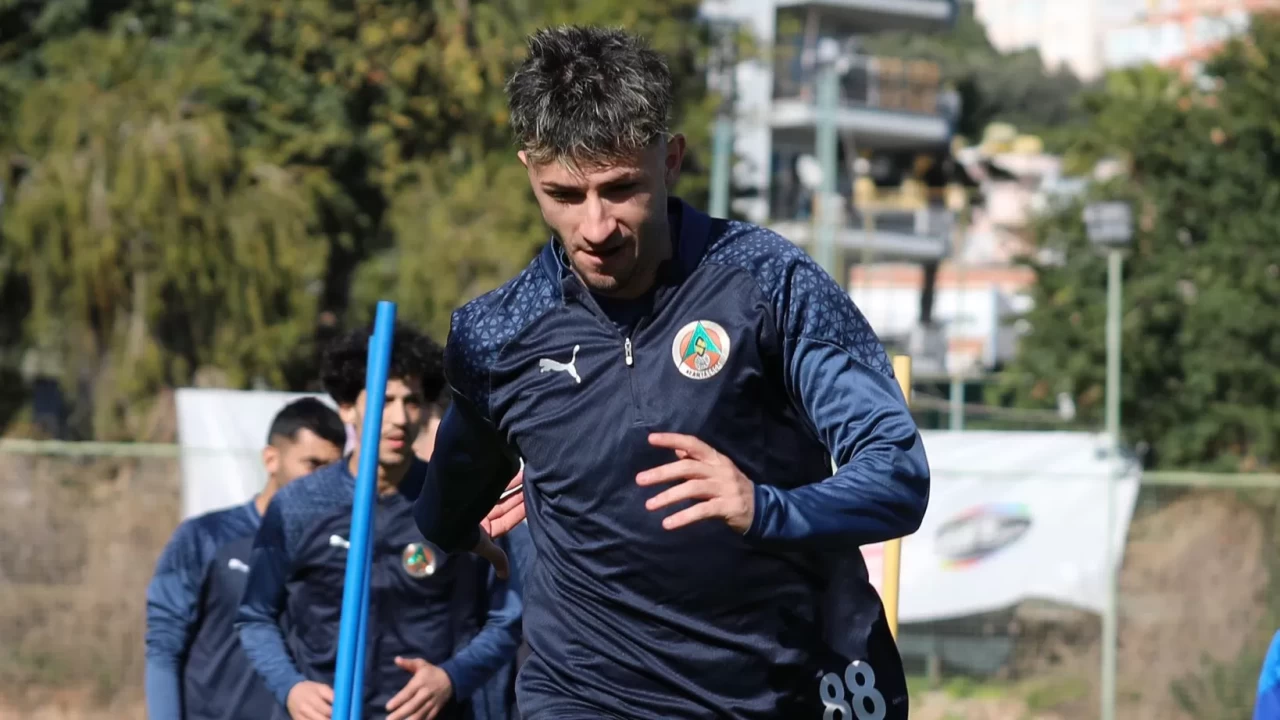 Alanyaspor, Sami Uğurlu yönetiminde Süper Lig’deki Galatasaray maçı öncesi son hazırlıkları tamamlandı