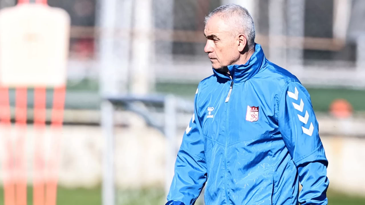 Sivasspor, Rıza Çalımbay yönetiminde Süper Lig’deki Göztepe maçı için hazırlıklarını sürdürüyor