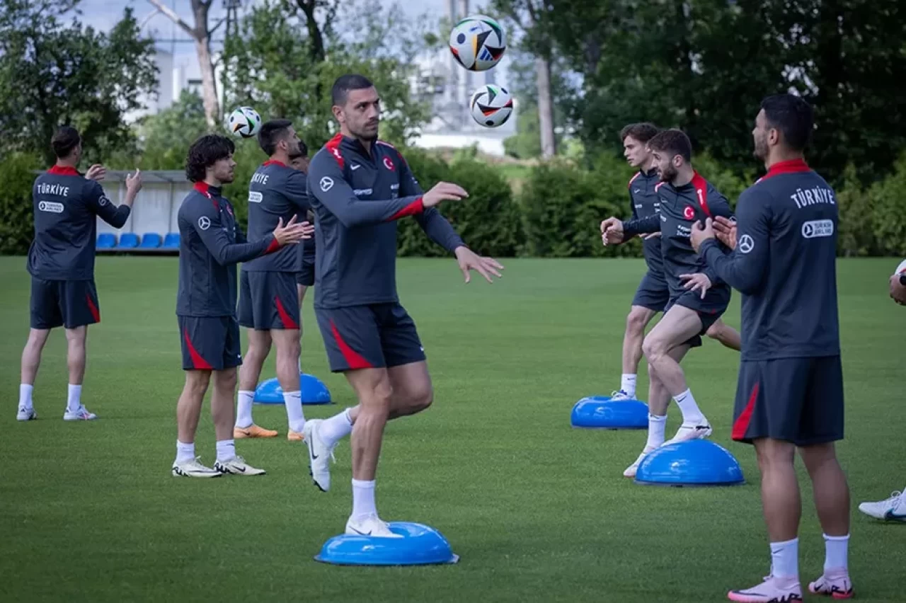 A Milli Futbol Takımı, Macaristan maçına hazırlanıyor