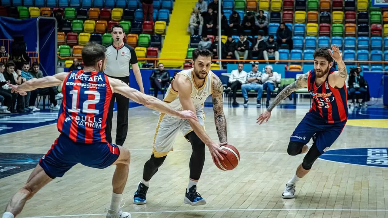 Türkiye Basketbol Ligi’nde Konya Büyükşehir Belediyespor, TED Ankara Kolejliler'i son topta mağlup etti!