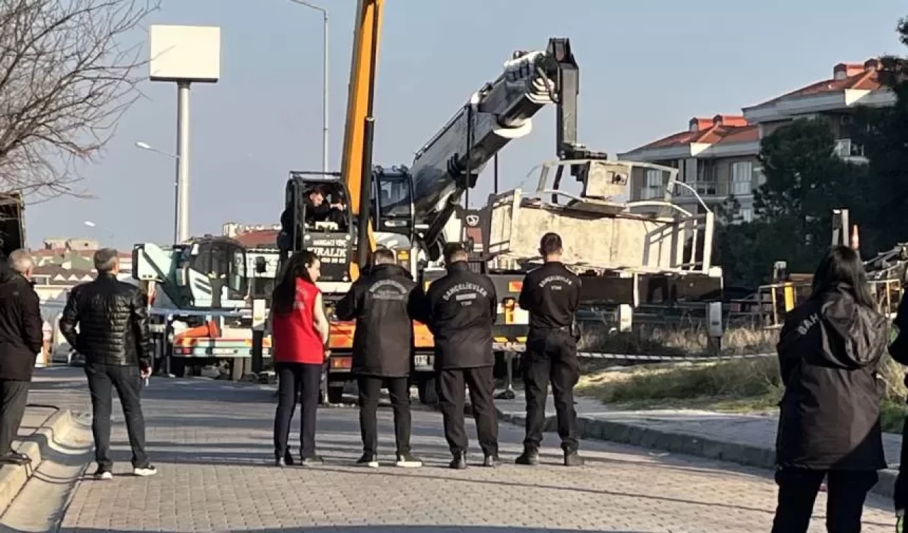 Bahçelievler’de vinç sepetinden düşen 4 işçi yaralandı