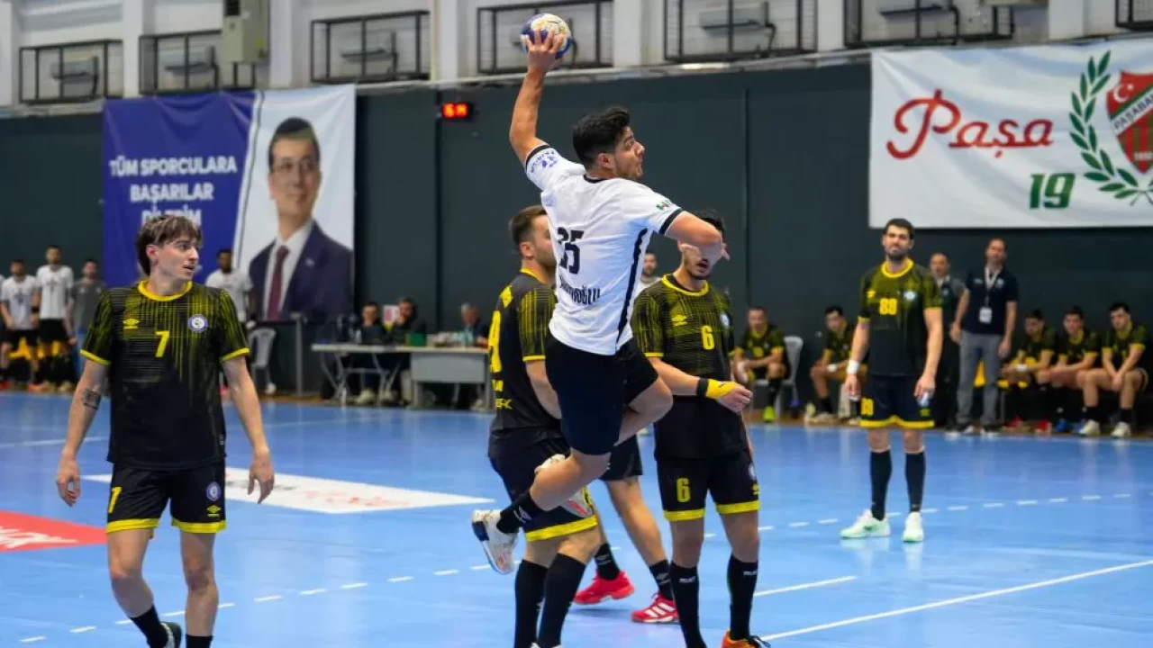 Hentbol Erkekler Süper Lig'de lider Beşiktaş Hentbol Takımı, Beykoz Belediyespor karşısında hata yapmadı